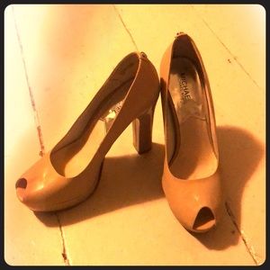 Michael Kors nude pumps